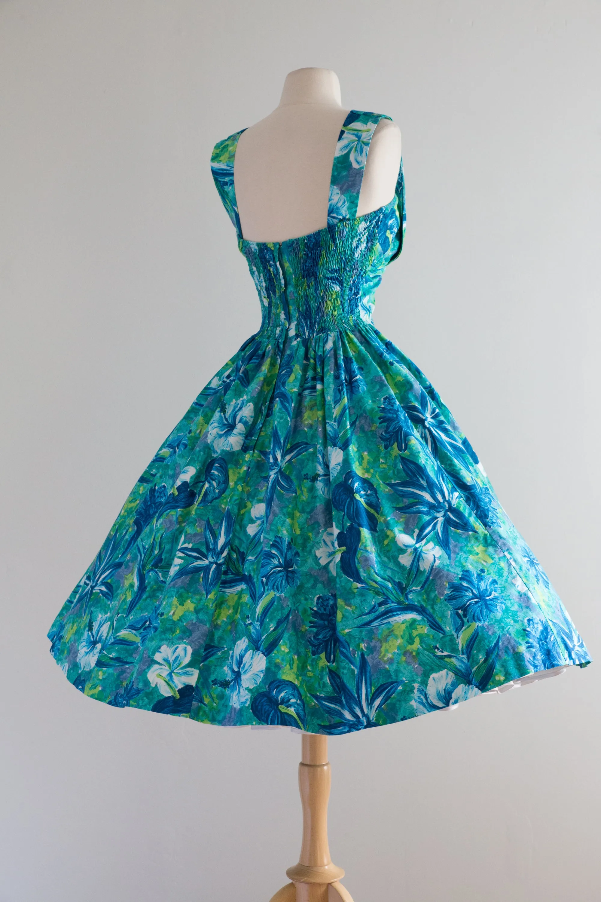 1950's Aikane Fashions Cotton Hawaiian Halter Dress with Tropical Print Full Skirt / Waist 26