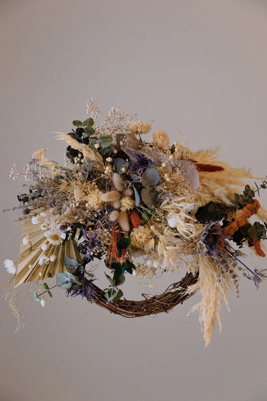 Modern Christmas Wreath No.25 / Rustic Dried Flowers in Soft Winter Door Wreath Christmas Decoration / Christmas Wreath / Xmas Door Wreath