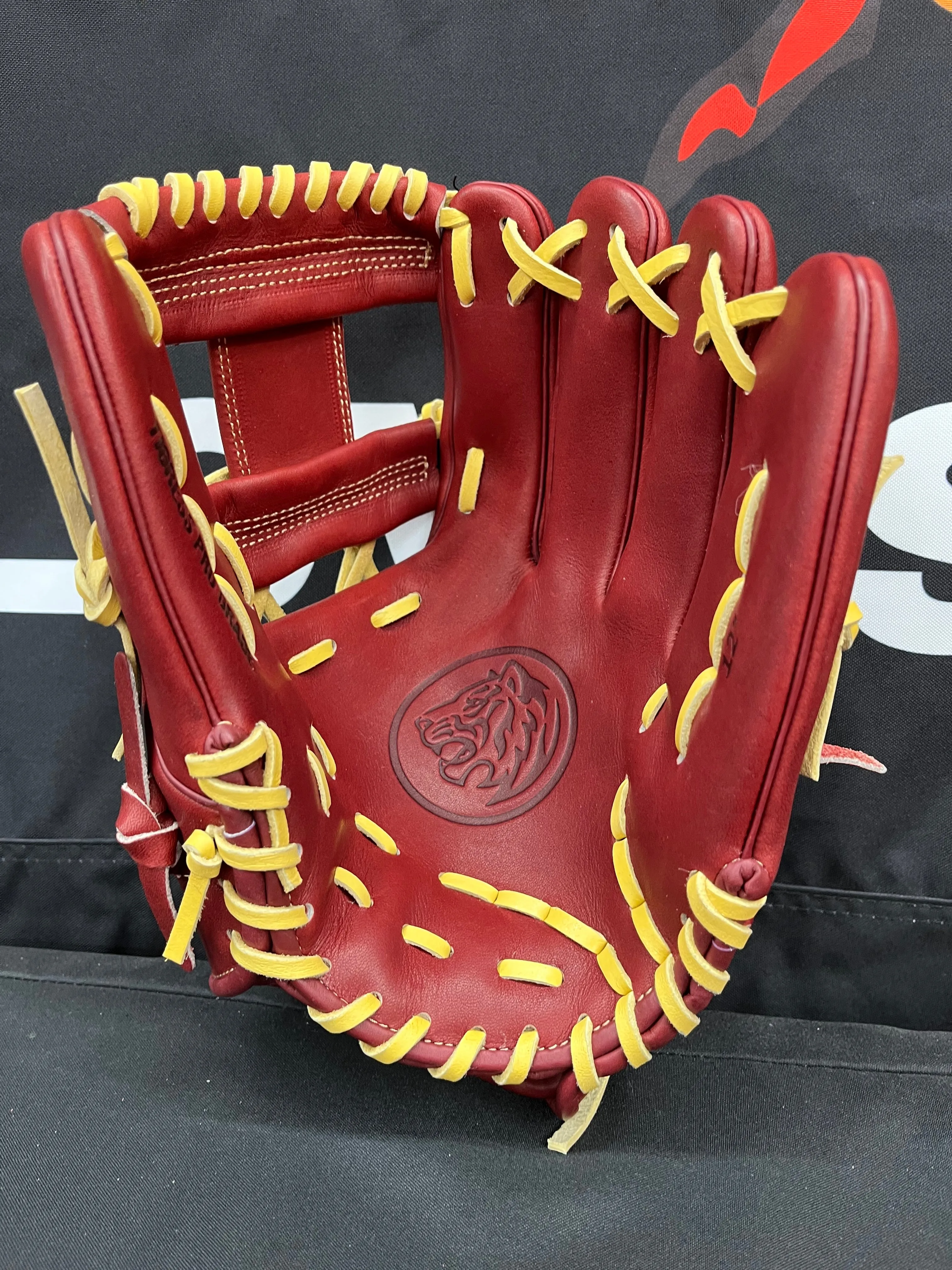 TRADITION SERIES RED VELVET I-WEB PRO SELECT LTD.